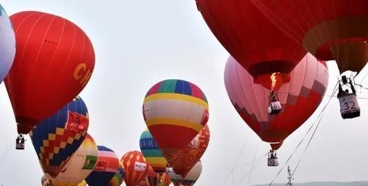 历史十大诡异事件大揭秘(历史上10把诡异的冷兵器)