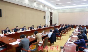 中共济南市委召开党外人士座谈会 刘强主持并讲话